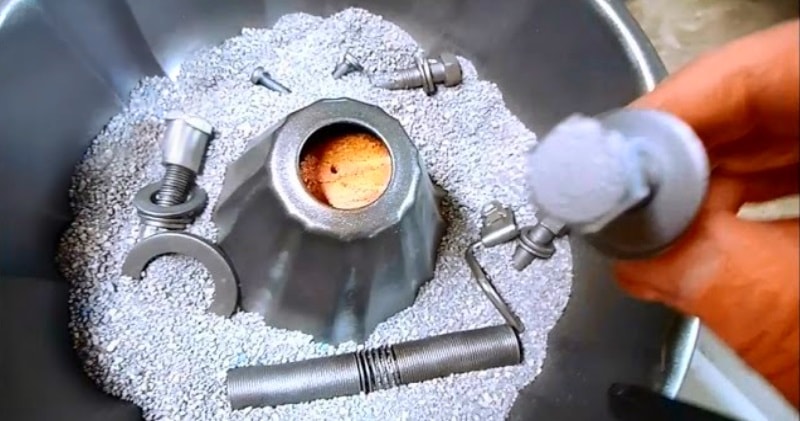 Vibrating Parts Tumbler Rust Remover