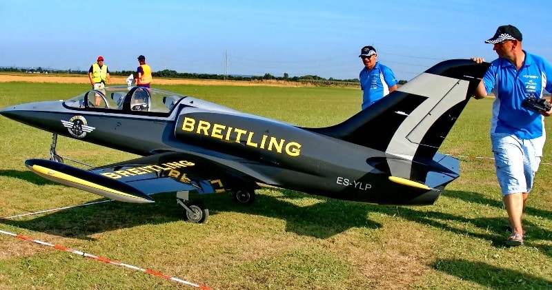 world's biggest rc plane