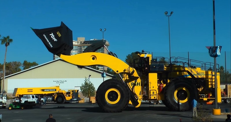 Biggest Wheel Loader In The World – The LeTourneau L2350 | Sia Magazine