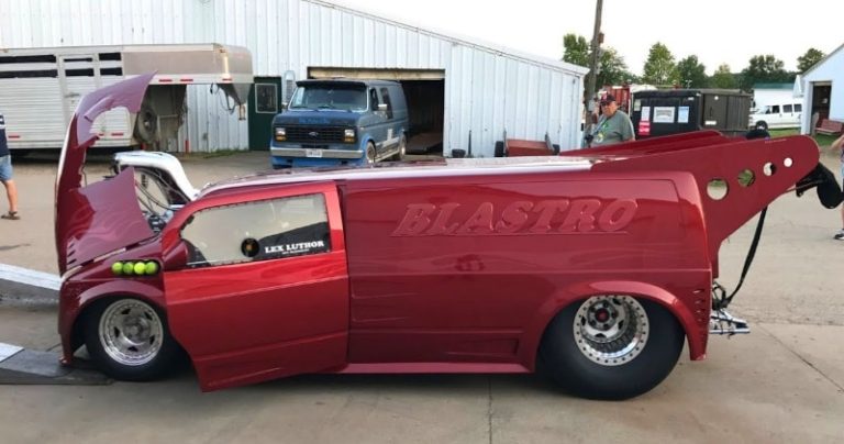 “BLASTRO” 1985 Chevy Astro Van with a Radical Attitude