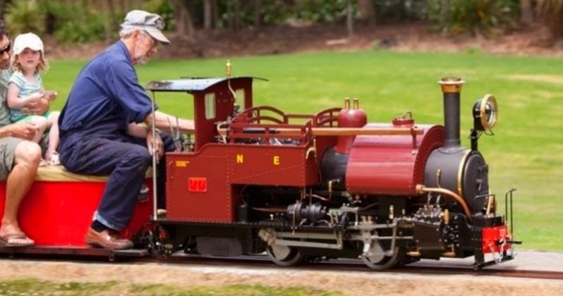 A 1/3 Scale Darjeeling Himalayan Railway B-Class Steam Locomotive In 7. ...