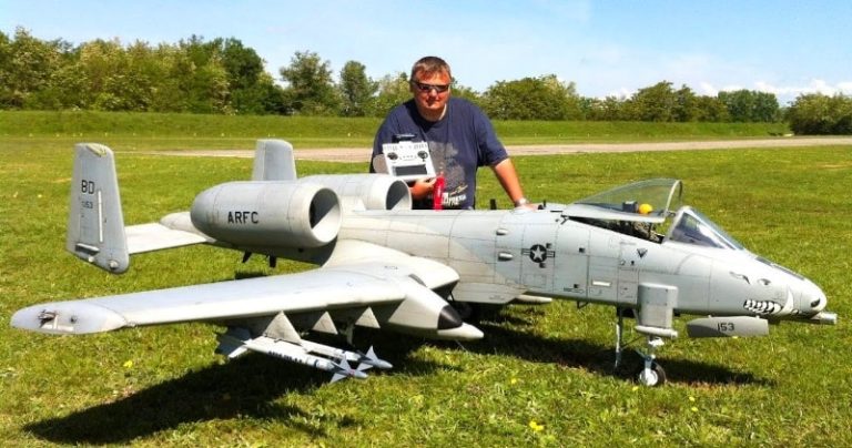 A Giant Turbine Powered A-10 Thunderbolt II RC Airplane