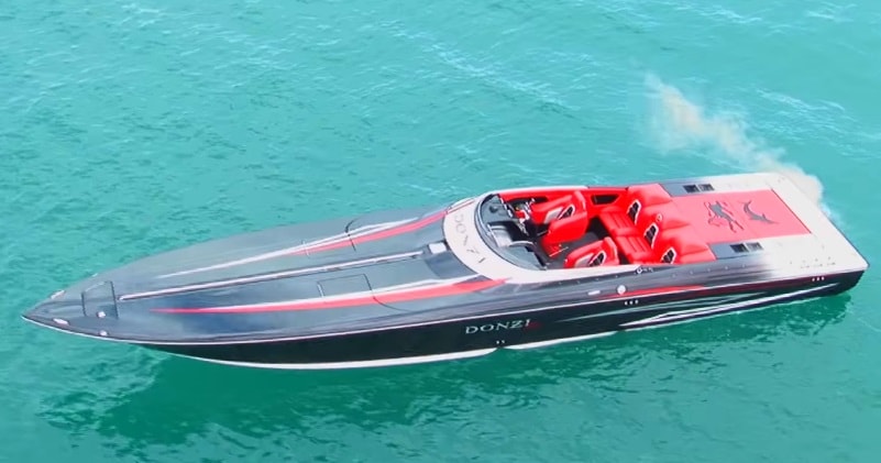 DONZI 43 ZR Power Boat – Ferrari Performance meets James Bond Sty...