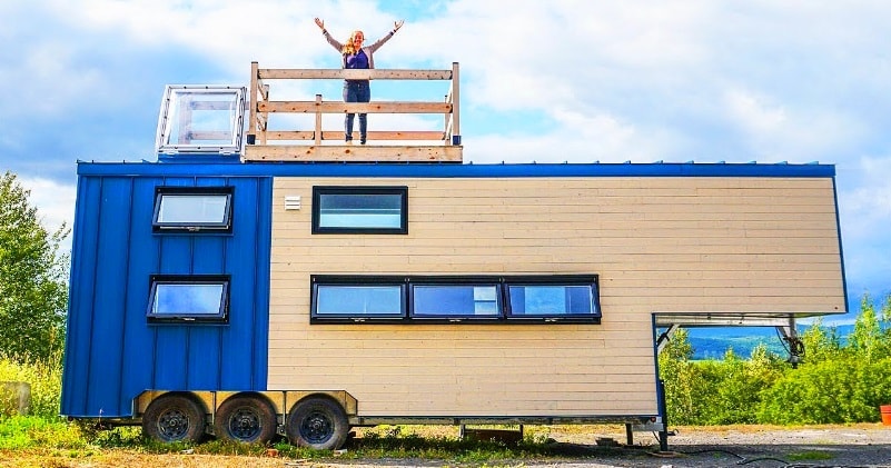 A Big Modern Tiny House With A Rooftop Deck Is A Pure Luxury
