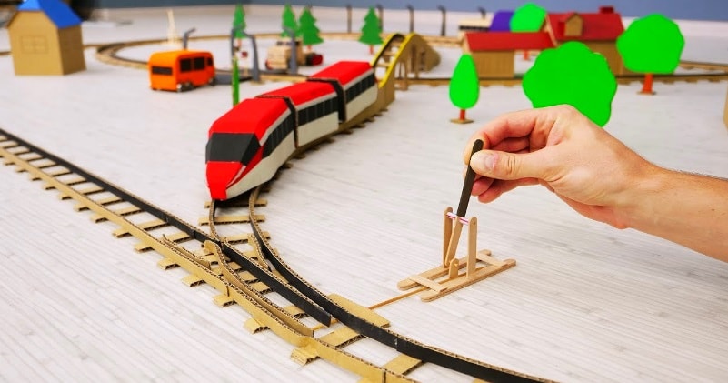 diy train cardboard