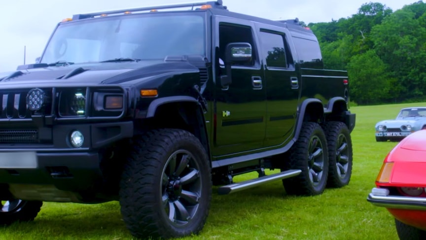 The World’s First 6 Wheeled Hummer SUVT