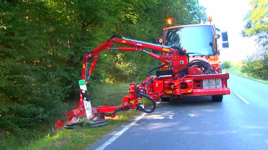 Mower Device MGK 13 Designed To Cuts Grass Around Fence Posts