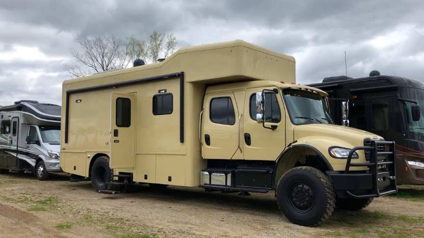 4×4 Off-Road RV Motorhome The Showhauler