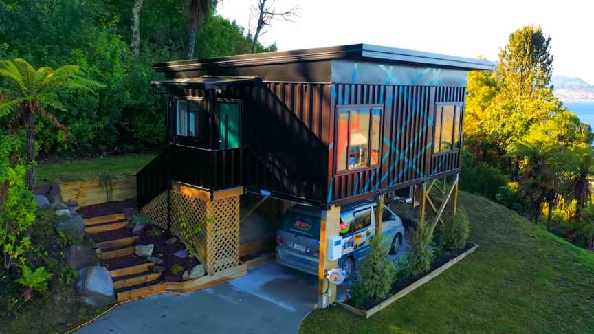 Modern Small Home Made With 3 x 20ft Shipping Containers