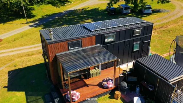 Family Build Epic Modern-Country Style Tiny House - Sia Magazin