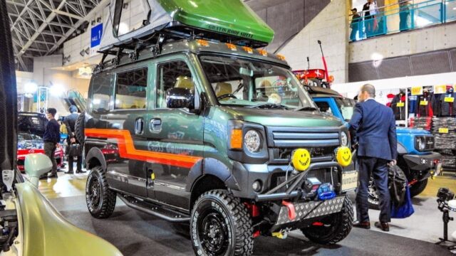 Modified Outclass Suzuki Every Wagon Lift Up Camper Van