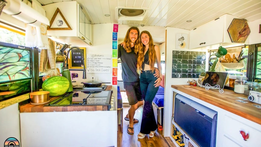 Couple’s $20k Self Converted Skoolie - Sia Magazin